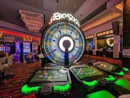 Live-dealer studio and sports dashboard at qq8821 asia